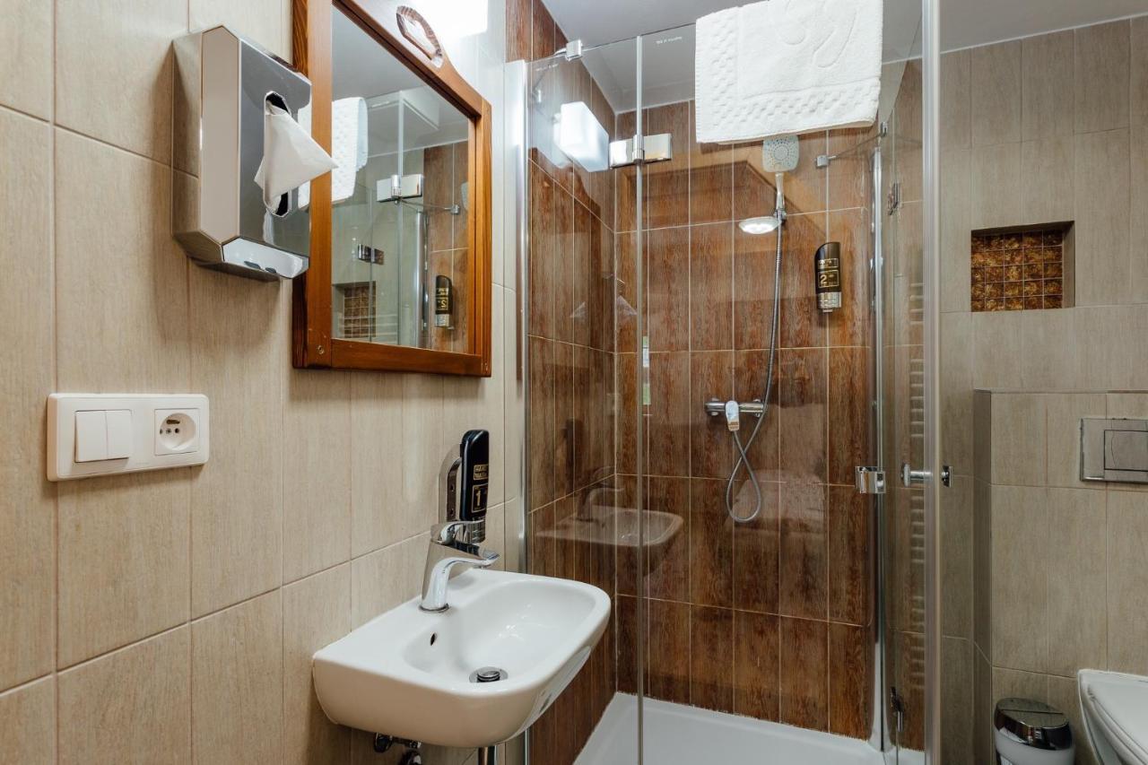 Wellness Rezort Janosikov Dvor Zázrivá 外观 照片