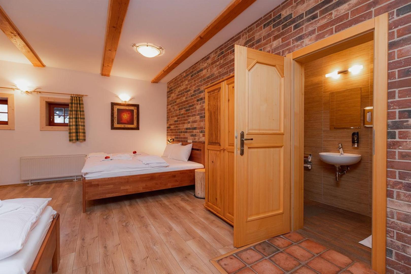 Wellness Rezort Janosikov Dvor Zázrivá 外观 照片